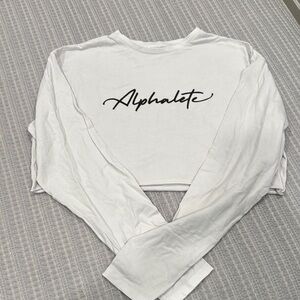 Alphalete Long sleeve cropped t shirt with script logo